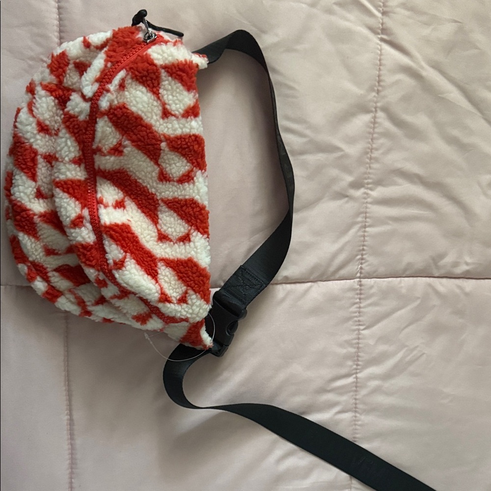 Free People movement printed Sherpa sling bag - Picture 3 of 5